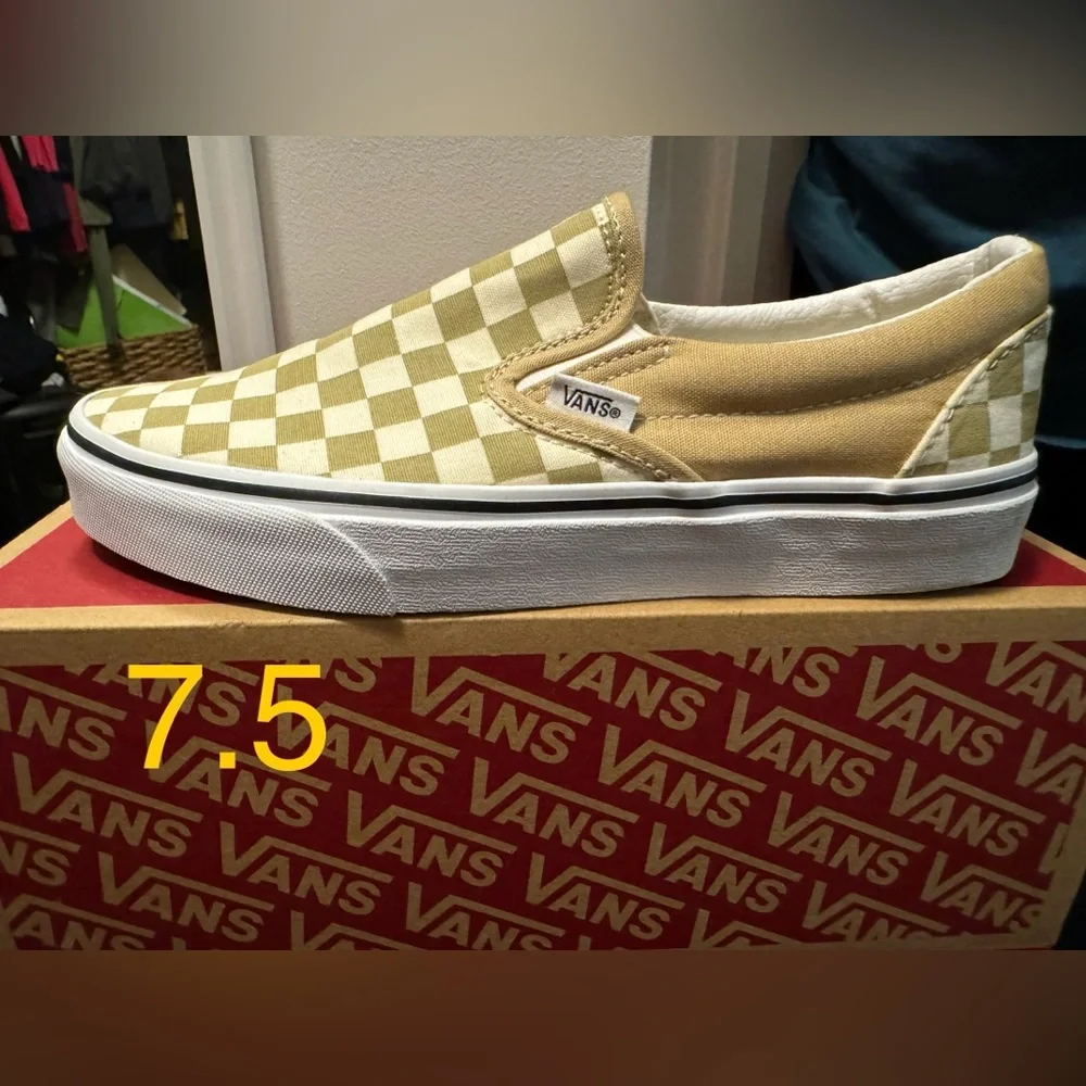 Vans - Picture 1 of 4